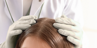 Cuir chevelu en bonne santé : 5 conseils pour éviter démangeaisons, pellicules et chute de cheveux